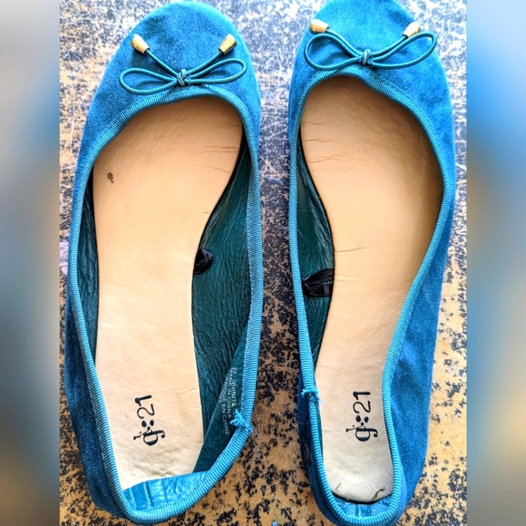 G 21 Shoes - 🎉 Free with purchase*  G21 brand, size 9, Teal, ladies, ballet flats, used